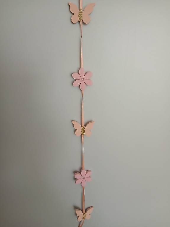Tutte le decorazioni: Dekogirlande rosa – Usato da Flawil venduto da August023