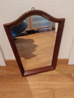 Spiegel in Trapezform mit Holzrahmen