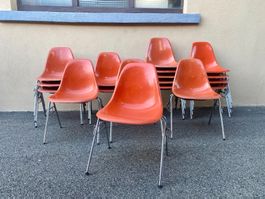 Série de 18 chaises Eames DSS H. Miller en fibre de verre