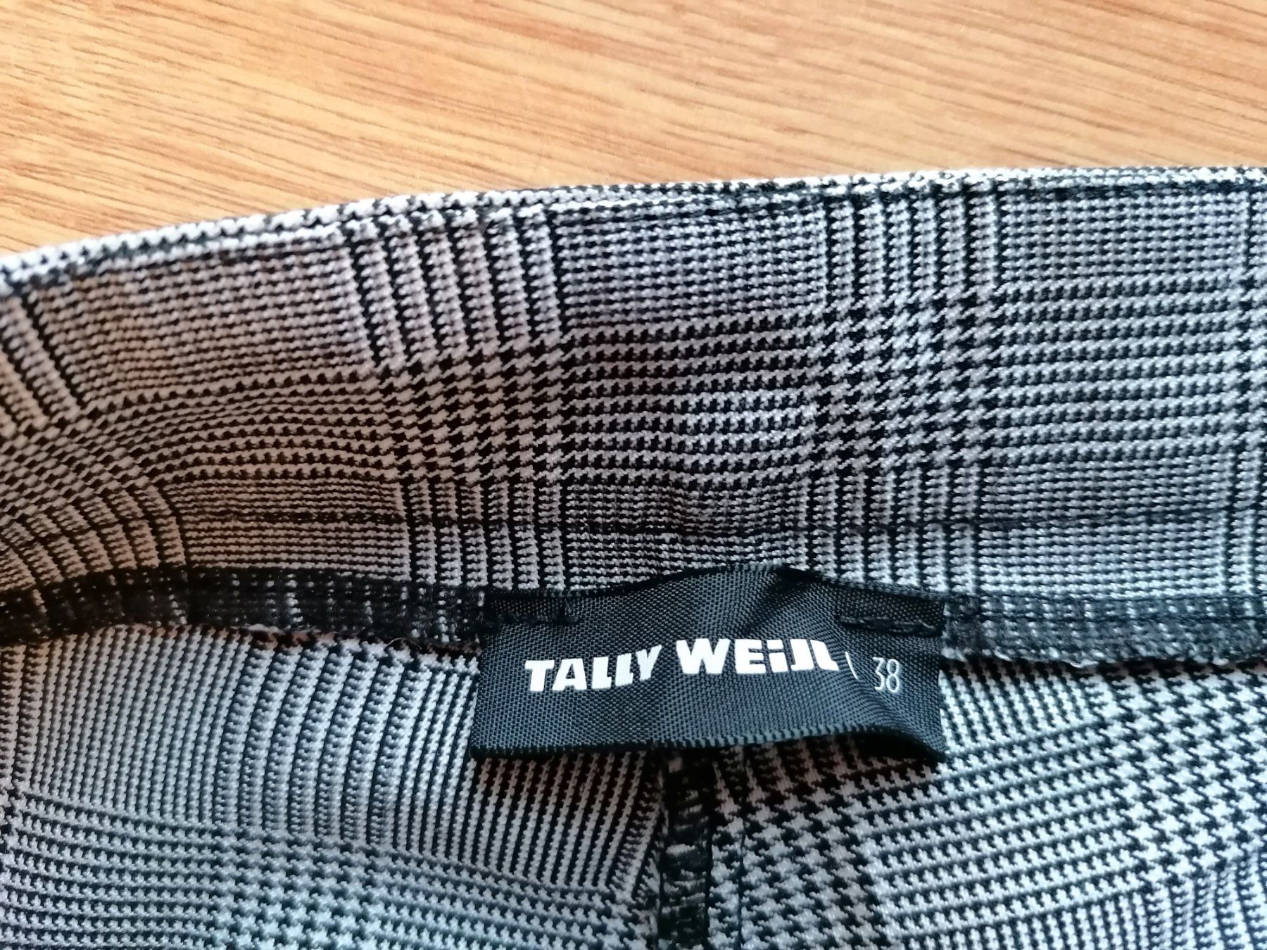 Hosen: Pantalons à carreaux, bas, pantalon – Gebraucht aus Montcherand von petiteoune75 5