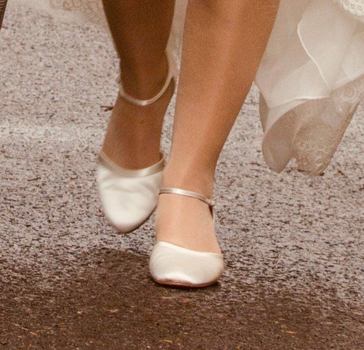 Rainbow Scarpe da donna: Hochzeitsschuhe Gr. 39 (9) – Usato da Männedorf venduto da JaLa. 4