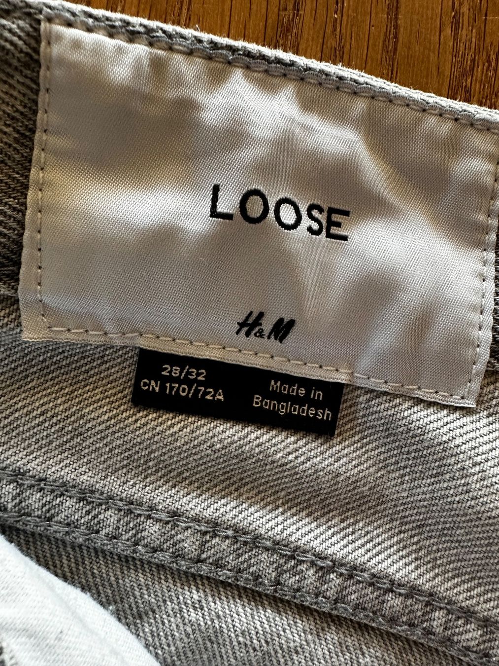 H&M Jeans: Jeans H&M LOOSE Grösse 28/32 – D'occasion à Niederbüren par Hudi_1974 1