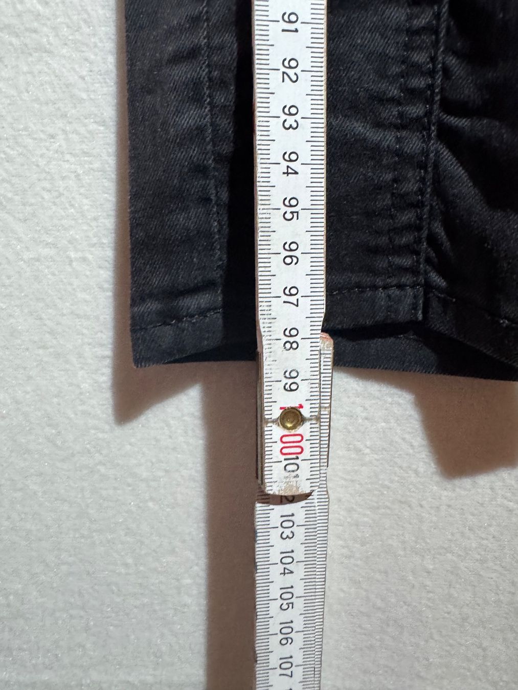 H&M Jeans: Schwarze Jeans von H&M Gr. 29/32 – Usato da Grosswangen venduto da SALE_SALE_SALE 4