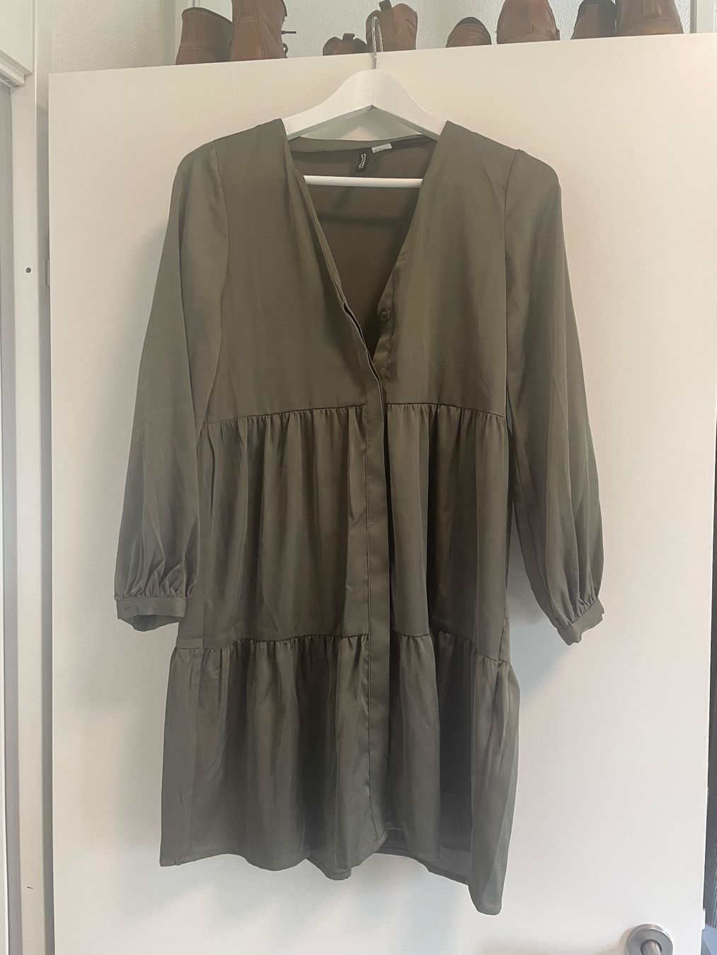 H&M Kleider: Kleid, olivgrün, XS – Gebraucht aus Madiswil von bjs_90