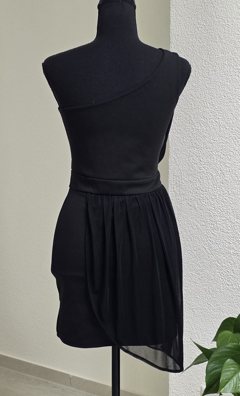 Kleider: Kleid Schwarz One-Shoulder Chiffon Grösse S – Gebraucht aus Rheinsulz von Gilea 4