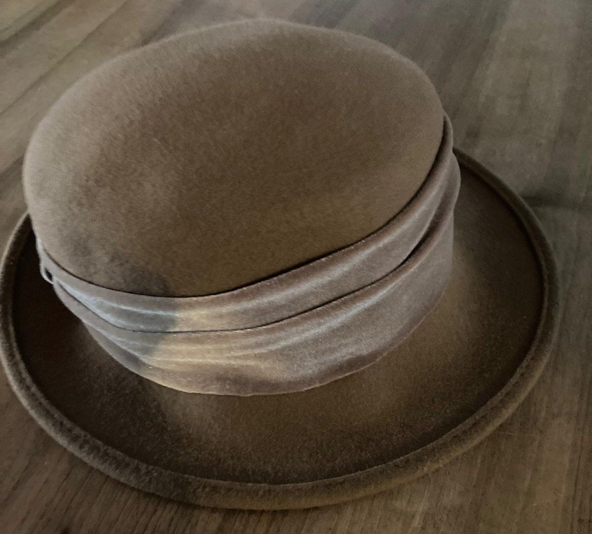 Copricapi, berretti & cappellini: Vintage Damenhut – Usato da Krauchthal venduto da mago371 1