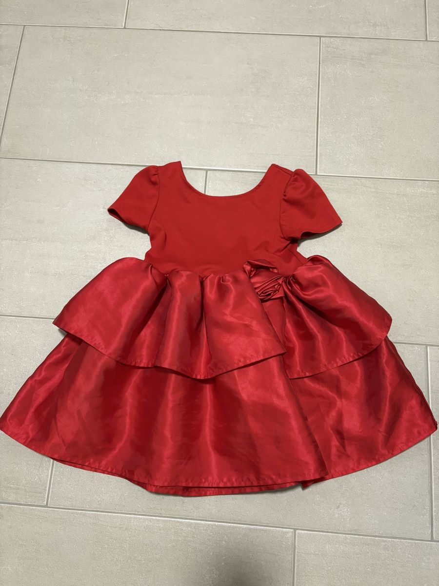 Kleider & Röcke: Mädchen Kleid Gr. 98-104 – Gebraucht aus Wolfhausen von lala_wolfhausen
