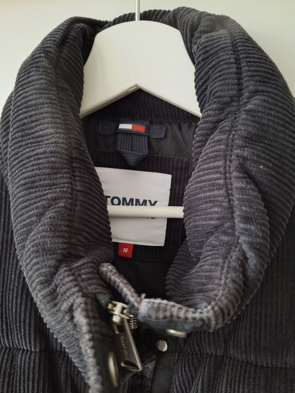 Tommy Hilfiger Jacken: Hilfiger Cordjacke – Gebraucht aus Mumpf von SwissDi 2