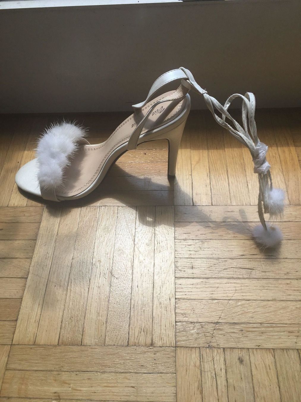 Damenschuhe: escarpins blancs pt pompom – Neu und originalverpackt aus Petit-Lancy von mina222 2