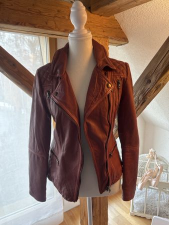 Trendige Lederjacke in Rot, Grösse 38 - Top Zustand!