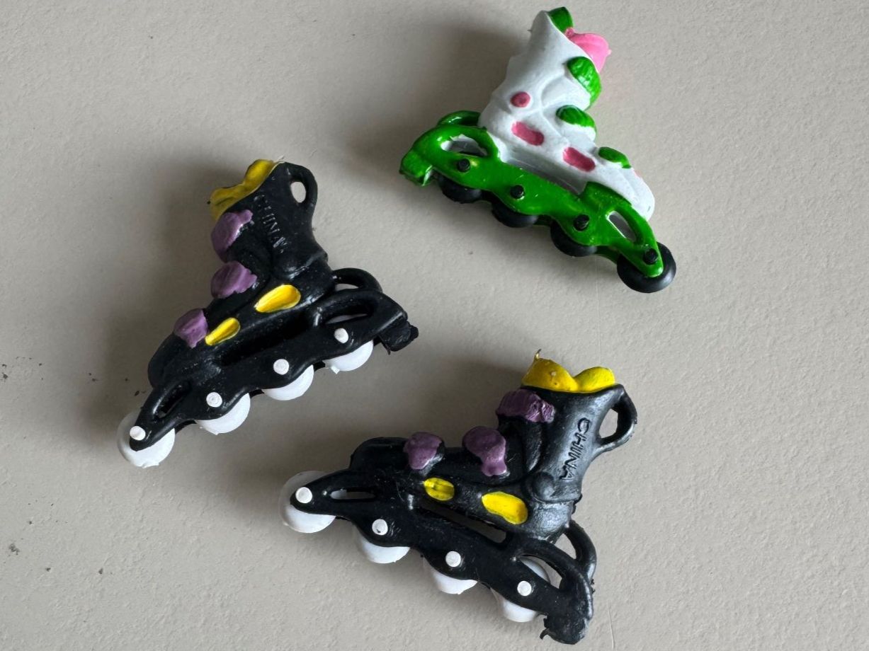 Tutte le decorazioni: Mini-Inlineskates, 3 Stk. Dekoration, Neu! – Nuovo (secondo la descrizione) da Oberrohrdorf venduto da chilibiggi