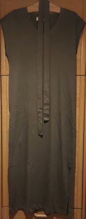NEU - Kleid Essental olivegrün