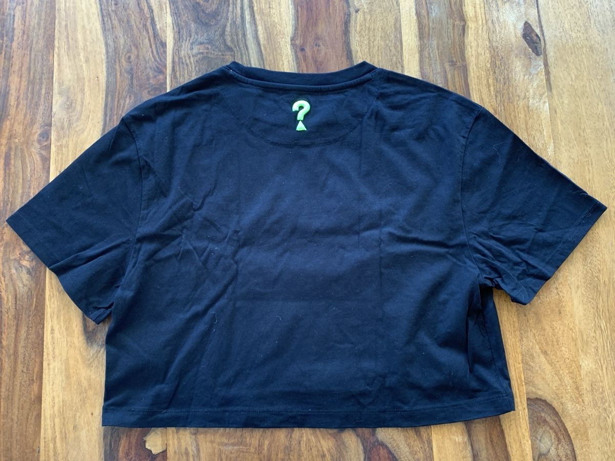Guess T-Shirts: Guess T-Shirt Cropped | Grösse M – Gebraucht aus Plaffeien von olpari 1