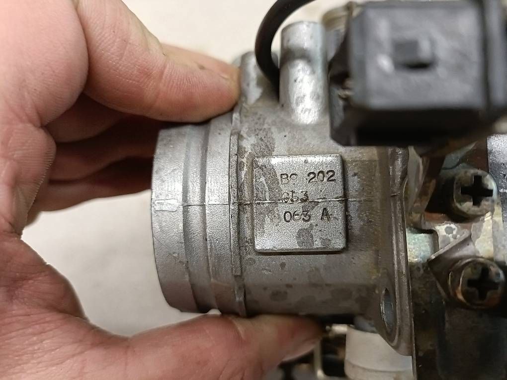 Tutti pezzi di ricambio auto: Drosselklappe für KE-Jetronic – Usato da Ponte Capriasca venduto da bec_wws6 1