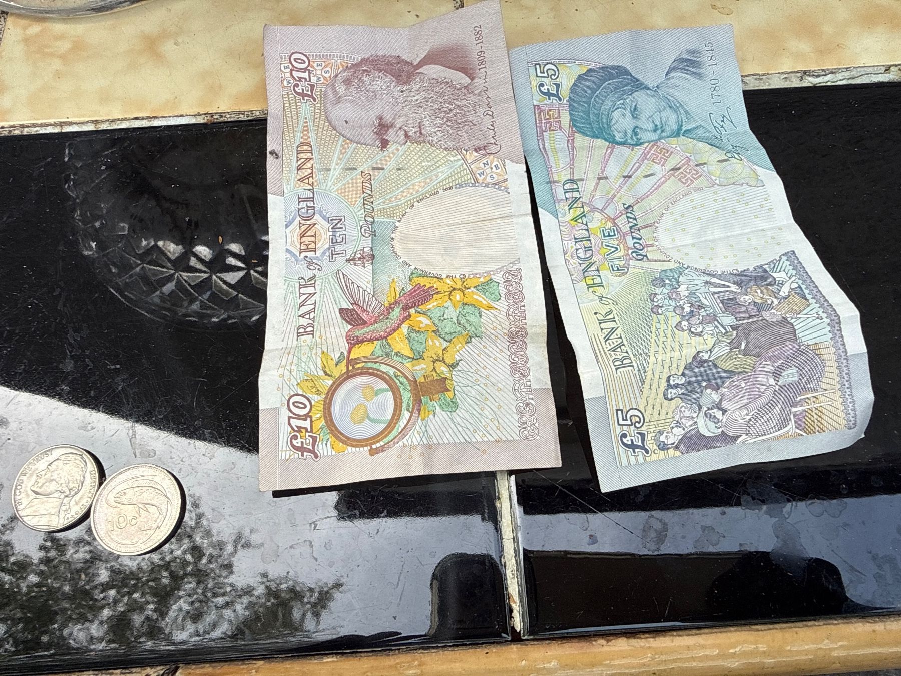Billets de banque: Money ENGLAND – D'occasion à St imier par sav_bjf9 1