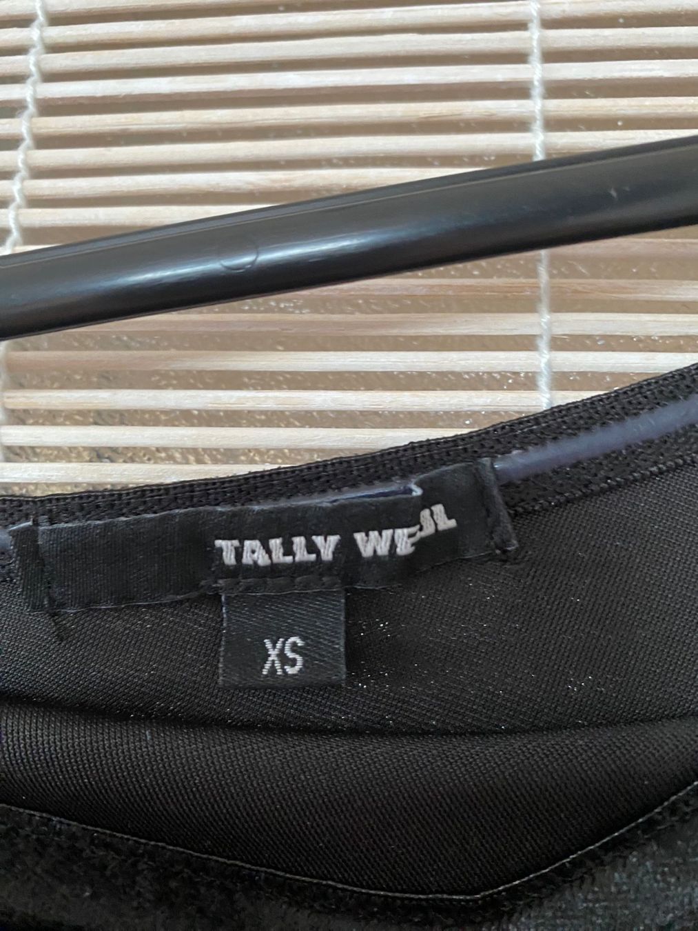 Tally Weijl Kleider: Robe noire asymétrique velours – Neu (gemäss Beschreibung) aus Montreux von iza_peche8 1