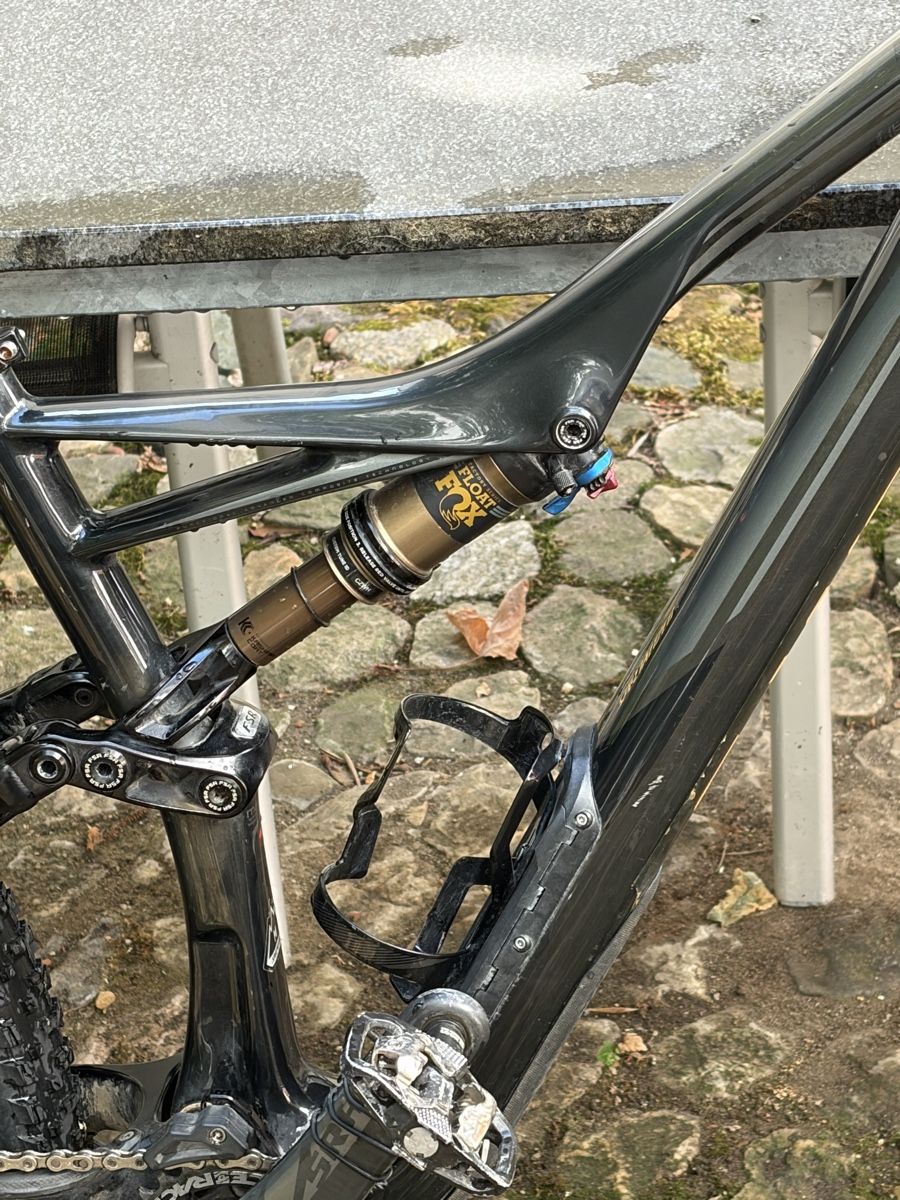Specialized Velos: VTT Specialized Stumpjumper S-Works Full Carbon M – Gebraucht aus Basel von jul_m66m 1