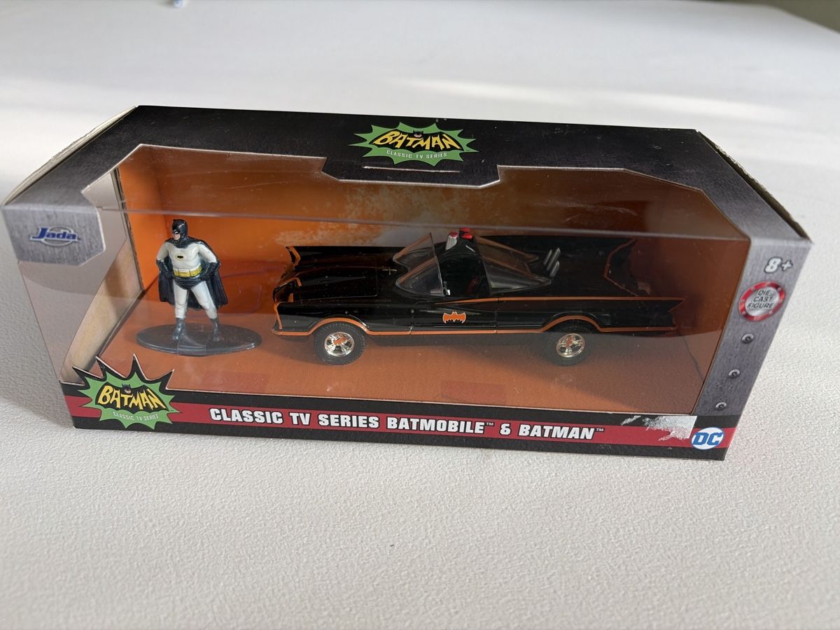 Jada Toys Voitures modèles: Jada Batmobile and Batman – Neuf (Voir description) à Grellingen par Toyhamster