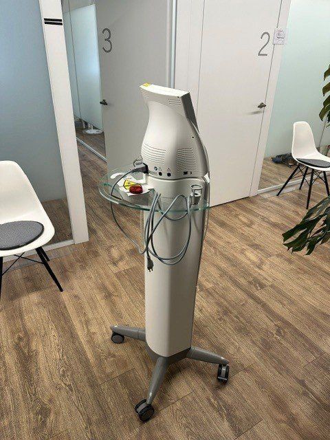 Medizinische Geräte: Zimmer Laser Physiotherapie Optonpro – Gebraucht aus Zürich von Zuerich_Seebach 2