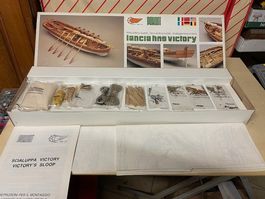 Holzbausatz der HNS Victory, neu in OVP