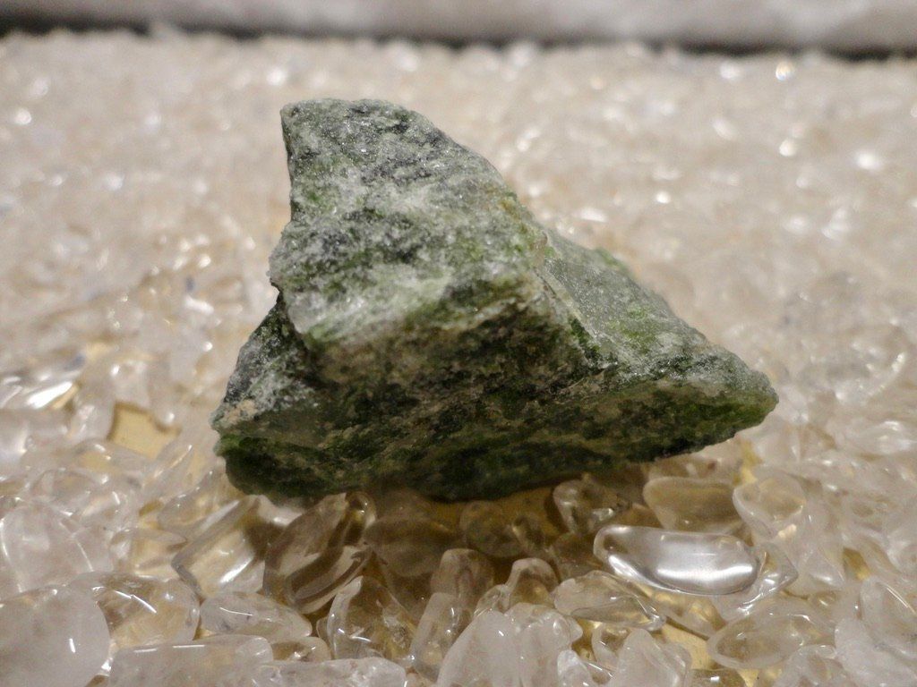 Edelsteine: Diopsid roh – Neu (gemäss Beschreibung) aus Biberist von Steine