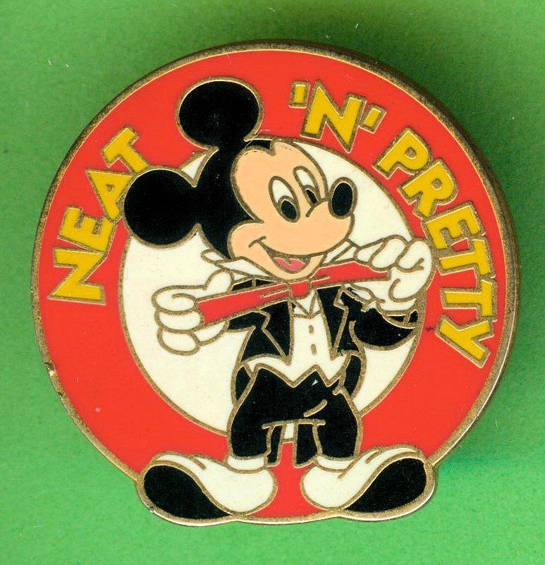Disney Plaketten & Abzeichen: Disney   mit Frack – Gebraucht aus Winterthur von Sammleroase