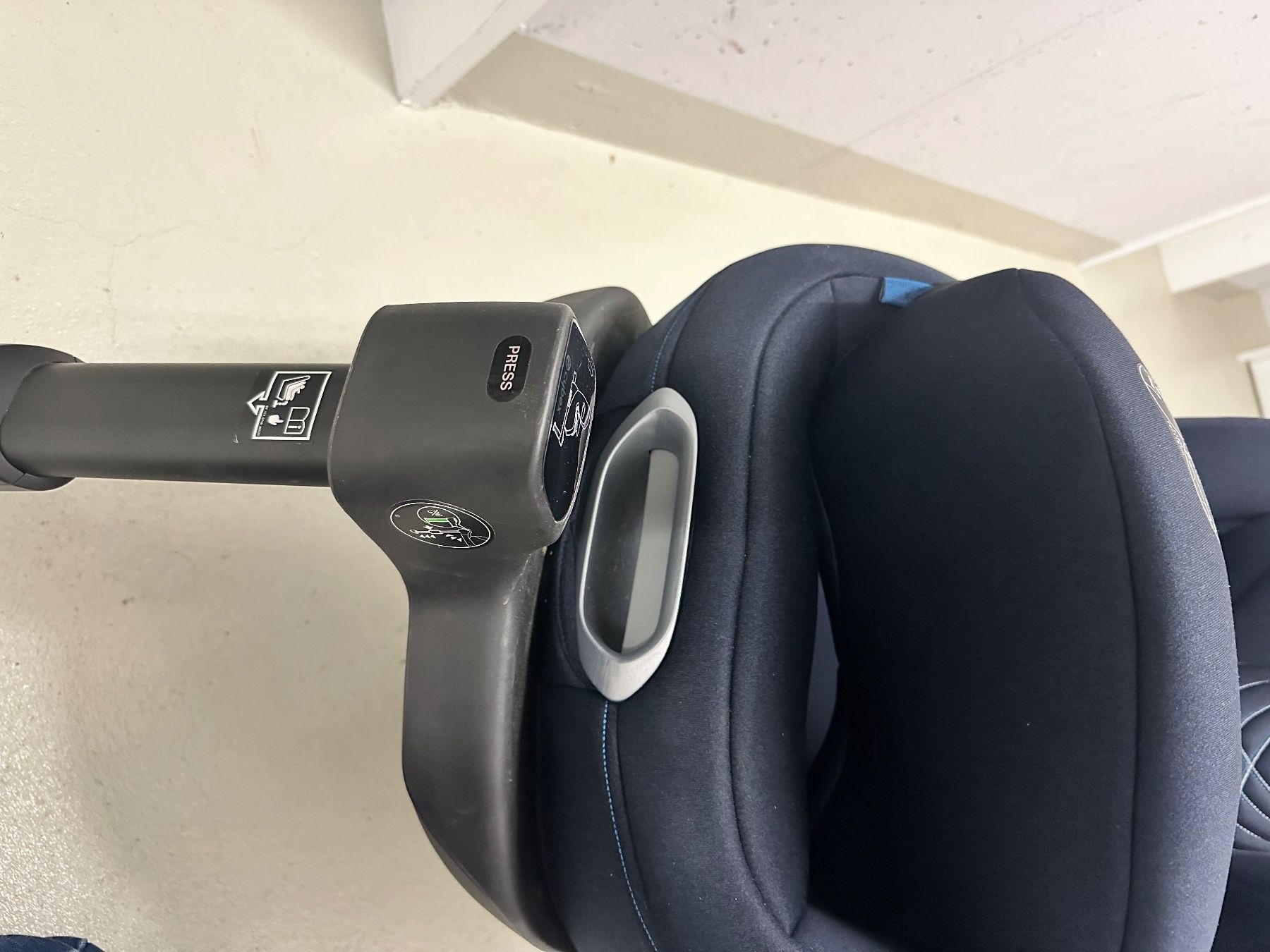 Cybex Seggiolini per auto: Cybex - Anoris T - Mit airbag – Usato da Zug venduto da sourbeef 1