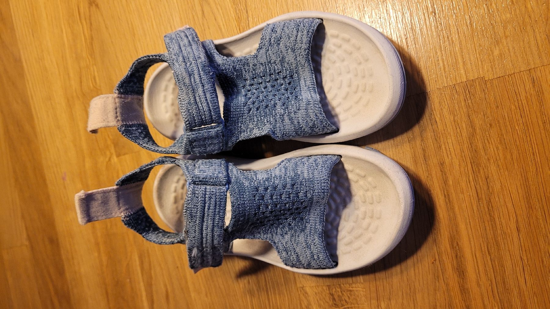 Decathlon Scarpe per ragazze: Wadersandalen, Grösse 28 – Usato da Uetendorf venduto da Heyhey3661