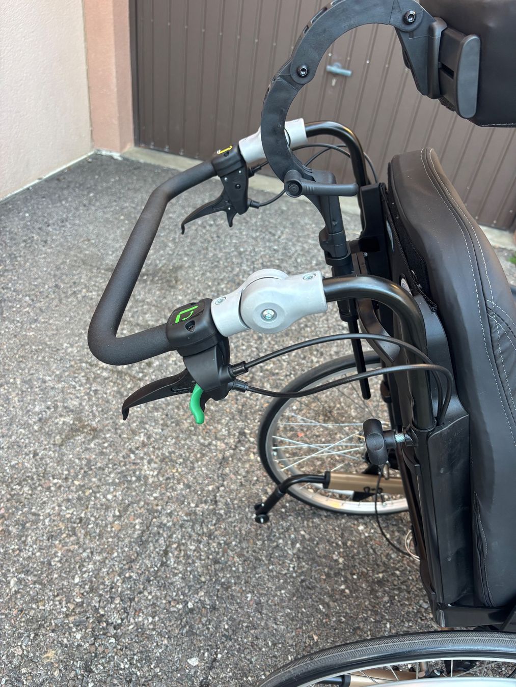 Sedie a rotelle: Fauteuil roulant multi fonction – Usato da Gland venduto da choupinoues 9