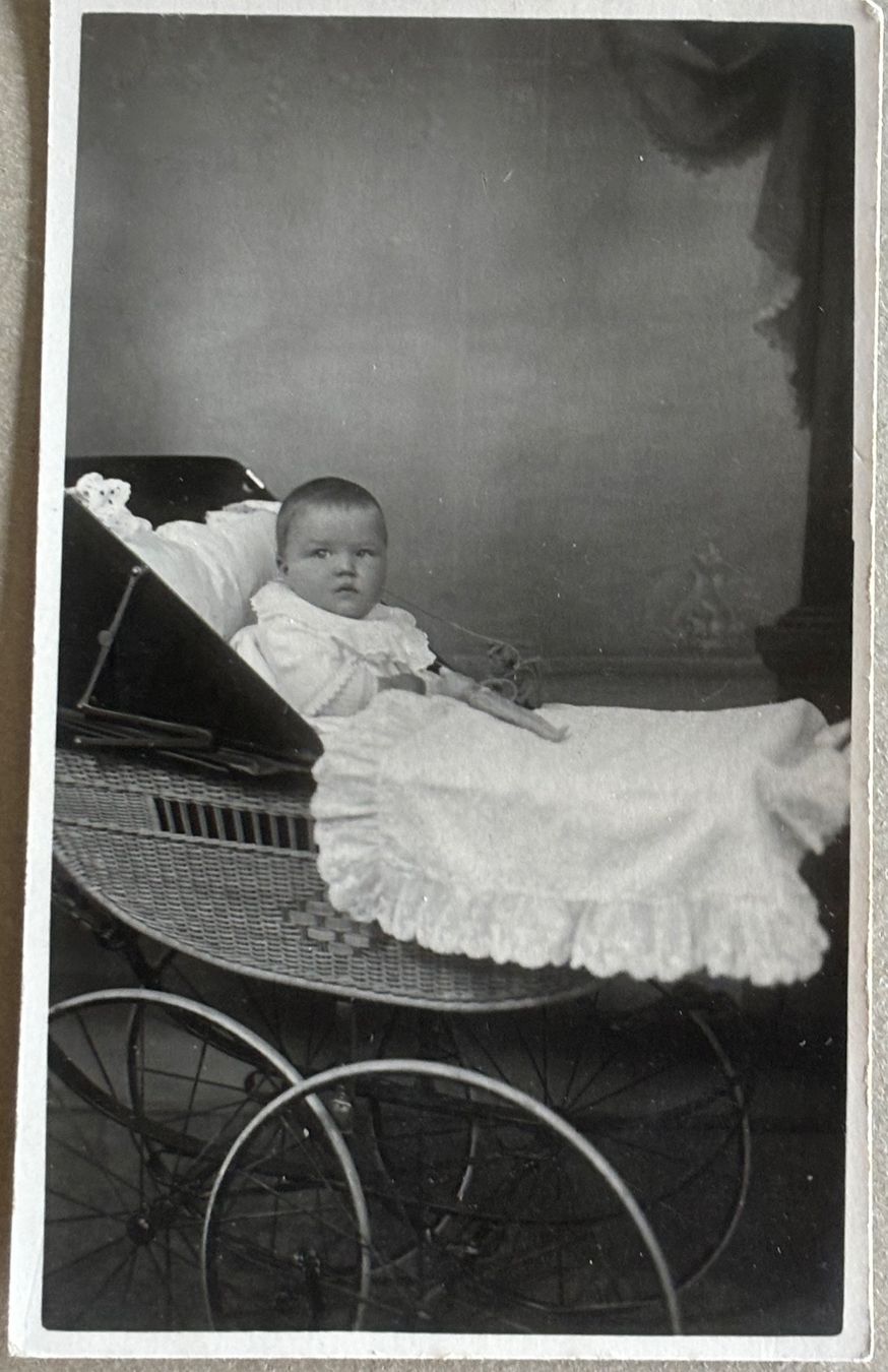 Cartoline postali: Fotokarte, Kinderwagen – Usato da Frauenfeld venduto da Merk52