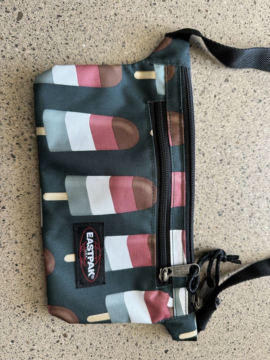 Eastpak Borse: Eastpak Tasche mit Eis am Stiel Muster Neu – Nuovo (secondo la descrizione) da Zürich venduto da top_fj7h 1