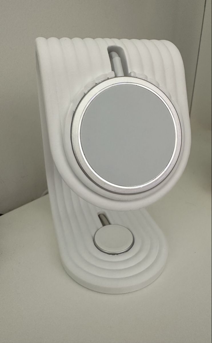 Apple Caricabatterie: Magsafe Stand for iPhone and Apple Watch // nur Ständer – Nuovo (secondo la descrizione) da Wädenswil venduto da vagifius