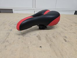 Neuwertiger Velosattel - bequem und sportlich unterwegs!