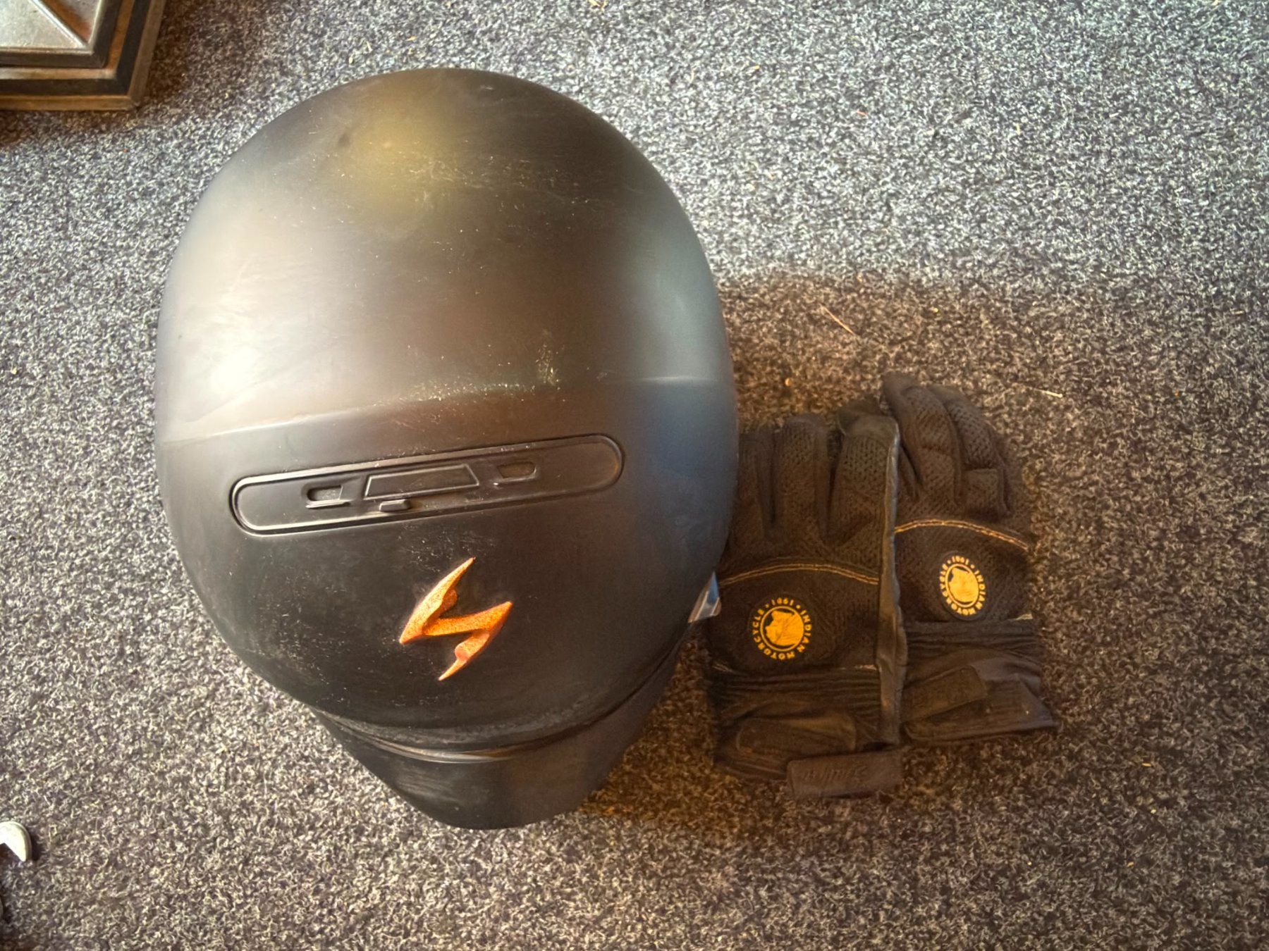 Caschi & visiere: Motorradhelm mit Motorradhandschuhen – Usato da Luzern venduto da Elgordo7 2