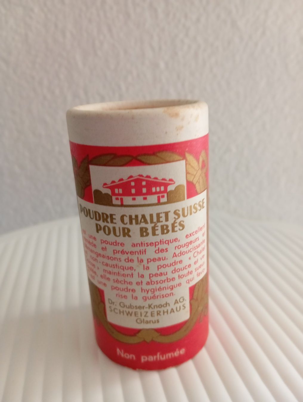 Altro in Decorazioni & Accessori: Antike ungeöffnete Wund- Kinder-Puder-Dose – Usato da Oberägeri venduto da baerghuus 1