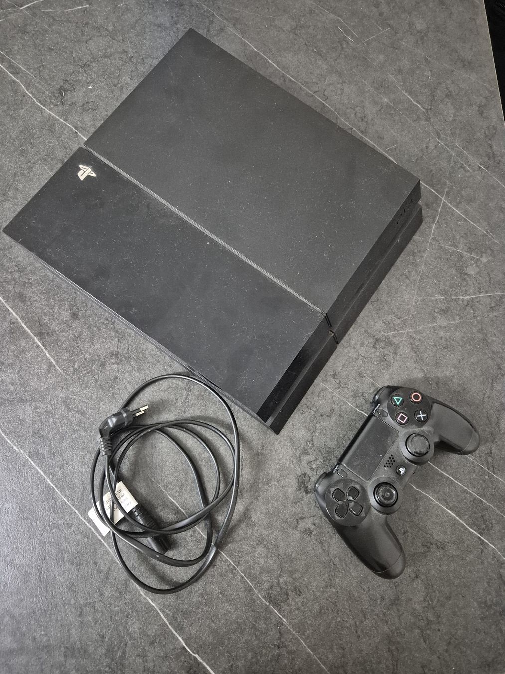 Sony Console: Playstation 4 + Controller ab 1 CHF – Usato da Krauchthal venduto da ws2_kyn8