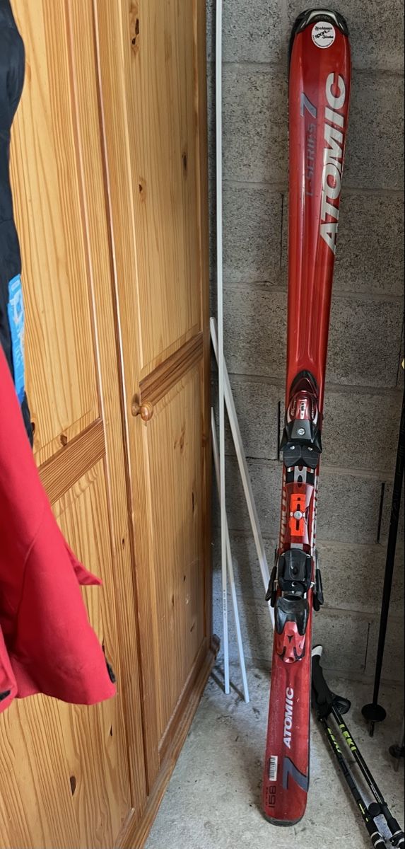 Atomic Sci: Ski & Skistöcke – Usato da Bürchen venduto da Mi20 3