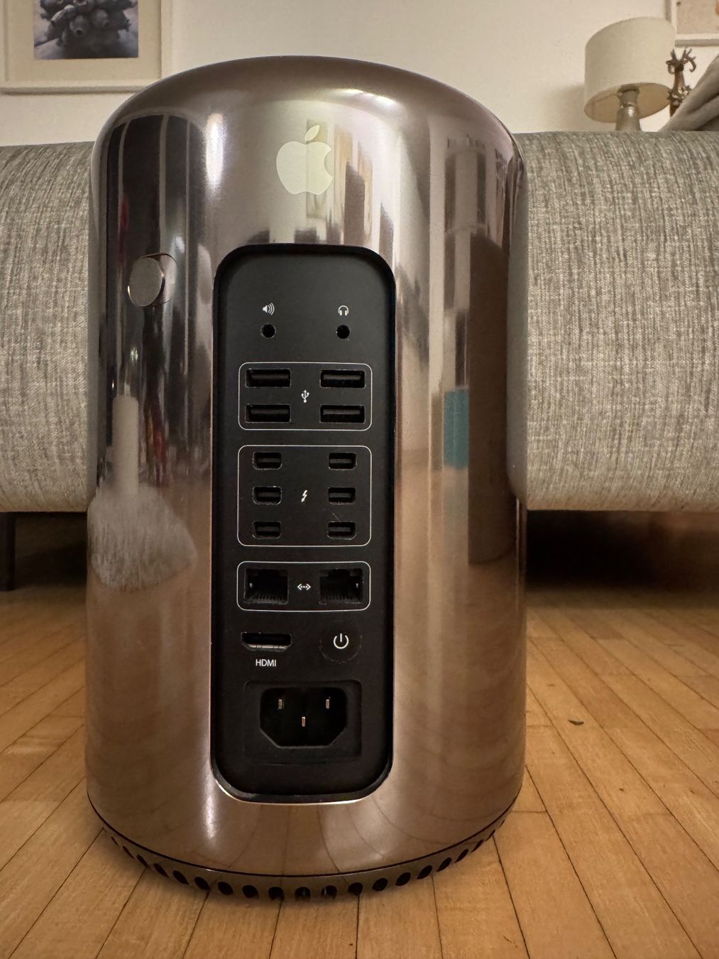 Apple PCs: Mac Pro  mit Sequoia 15.1 – Gebraucht aus Adliswil von Busys 1