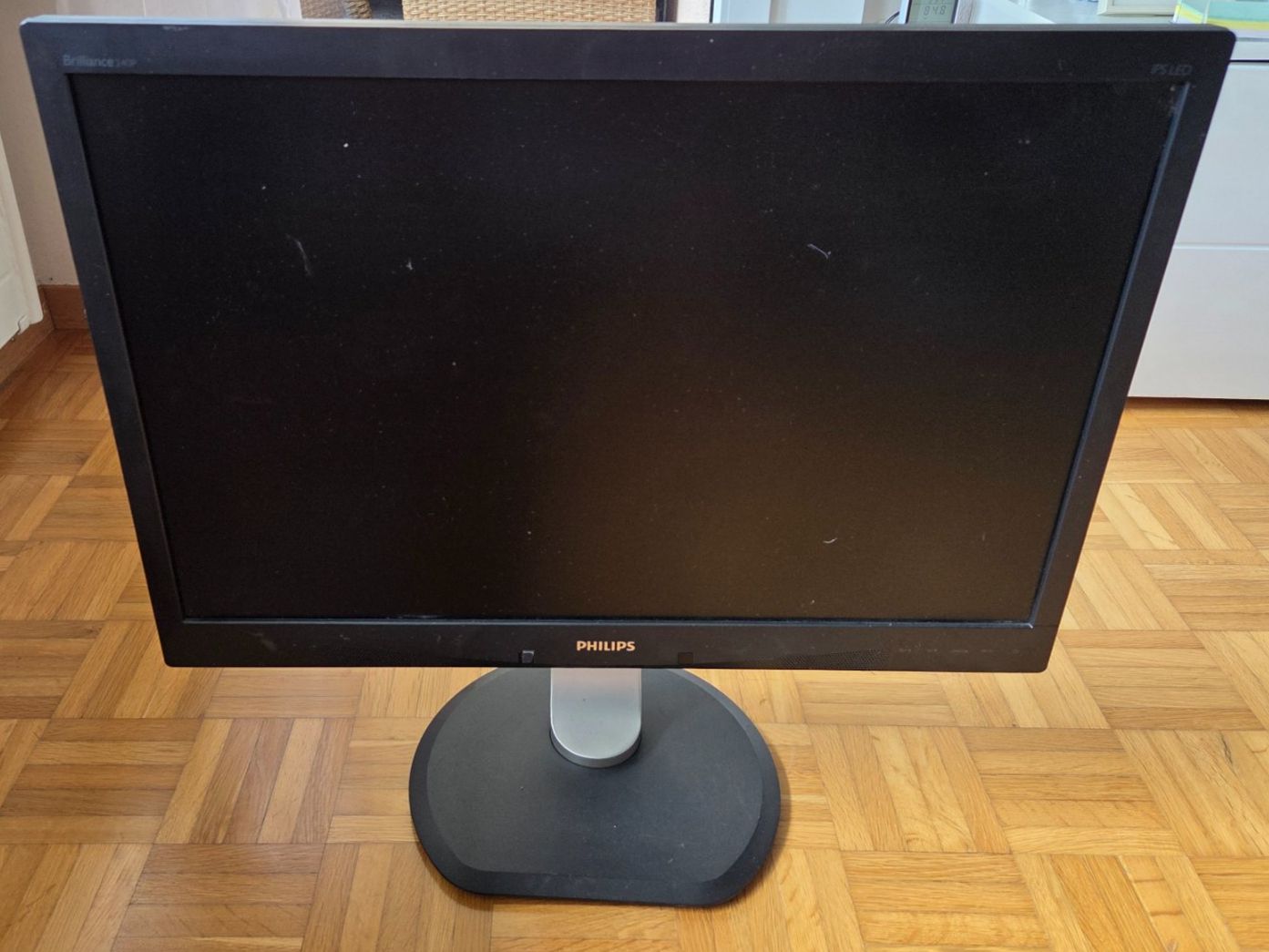 Philips Monitor: Phillips Brilliance 240 p IPS LED Bildschirm – Usato da Winterthur venduto da SilWi