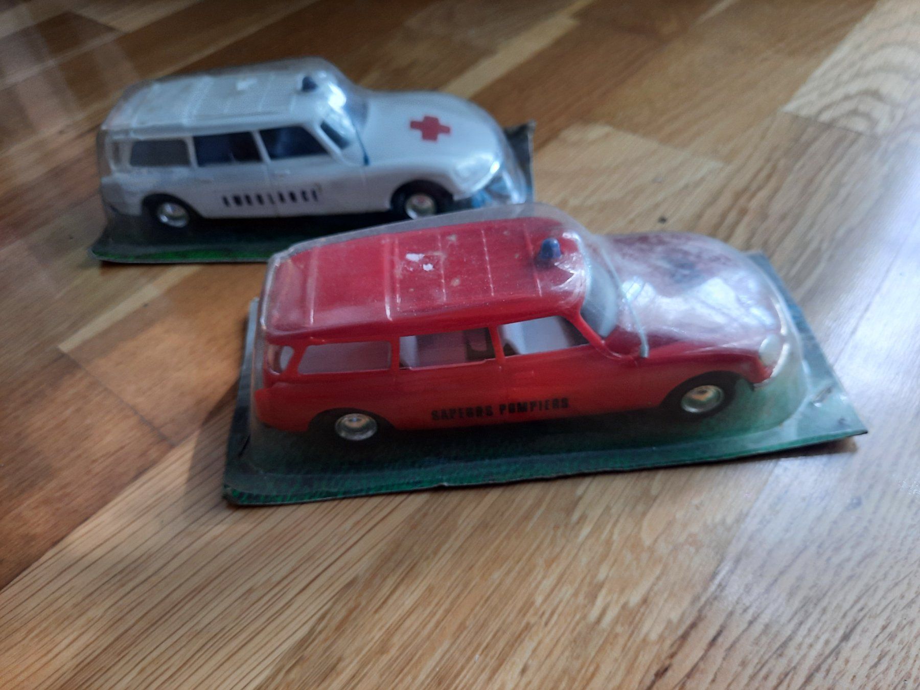 Citroën Modellini d'auto: Citroen DS Break, Modelle 1:32 – Usato da Luzern venduto da Namruk01