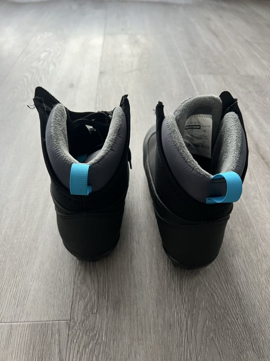Decathlon Scarpe per ragazzi: Chaussures ski de fond - taille 36 – Usato da Ste-Croix venduto da Caramel31 1