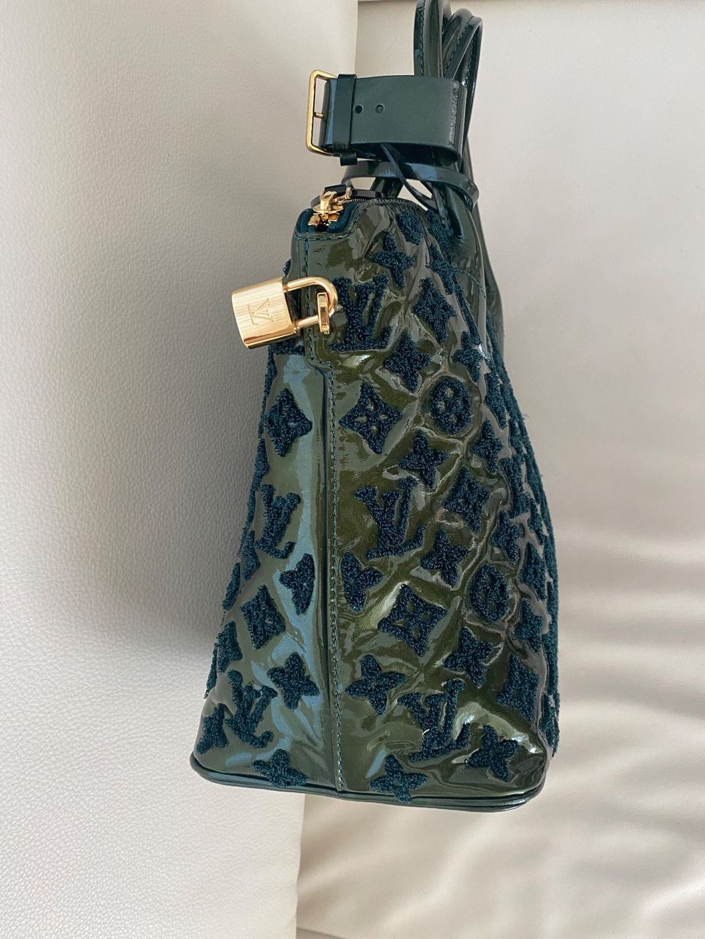 Louis Vuitton Borse: LOUIS VUITTON Lockit Vertikal PM Monogram Fascination – Nuovo (secondo la descrizione) da Winkel venduto da ferrari2022 3
