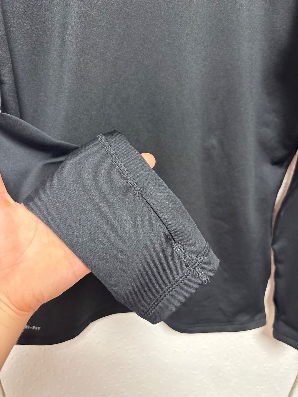 Nike Pullover & Sweatshirts: Nike Pro Langarm schwarz Gr. L – Gebraucht aus Bottmingen von ana_5hrv 3