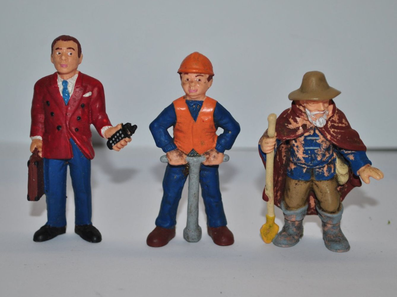 Modelleisenbahnen: Bully Figuren G (MMT123) – Gebraucht aus Aarwangen von Bahnsupport