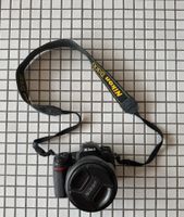Nikon D300 Set mit 18-200mm Objektiv, 2x Blitz