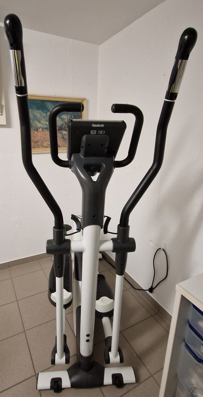 Reebok Hometrainer: Cross­trai­ner Ree­bok C5.7 SE – Usato da  venduto da