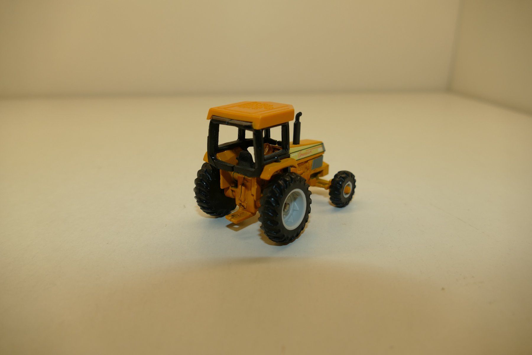 Modellbausätze & Standmodelle: ERTL Metallmodel: White American 80 Traktor – Neu (gemäss Beschreibung) aus Niederhasli von rail-duerst 2
