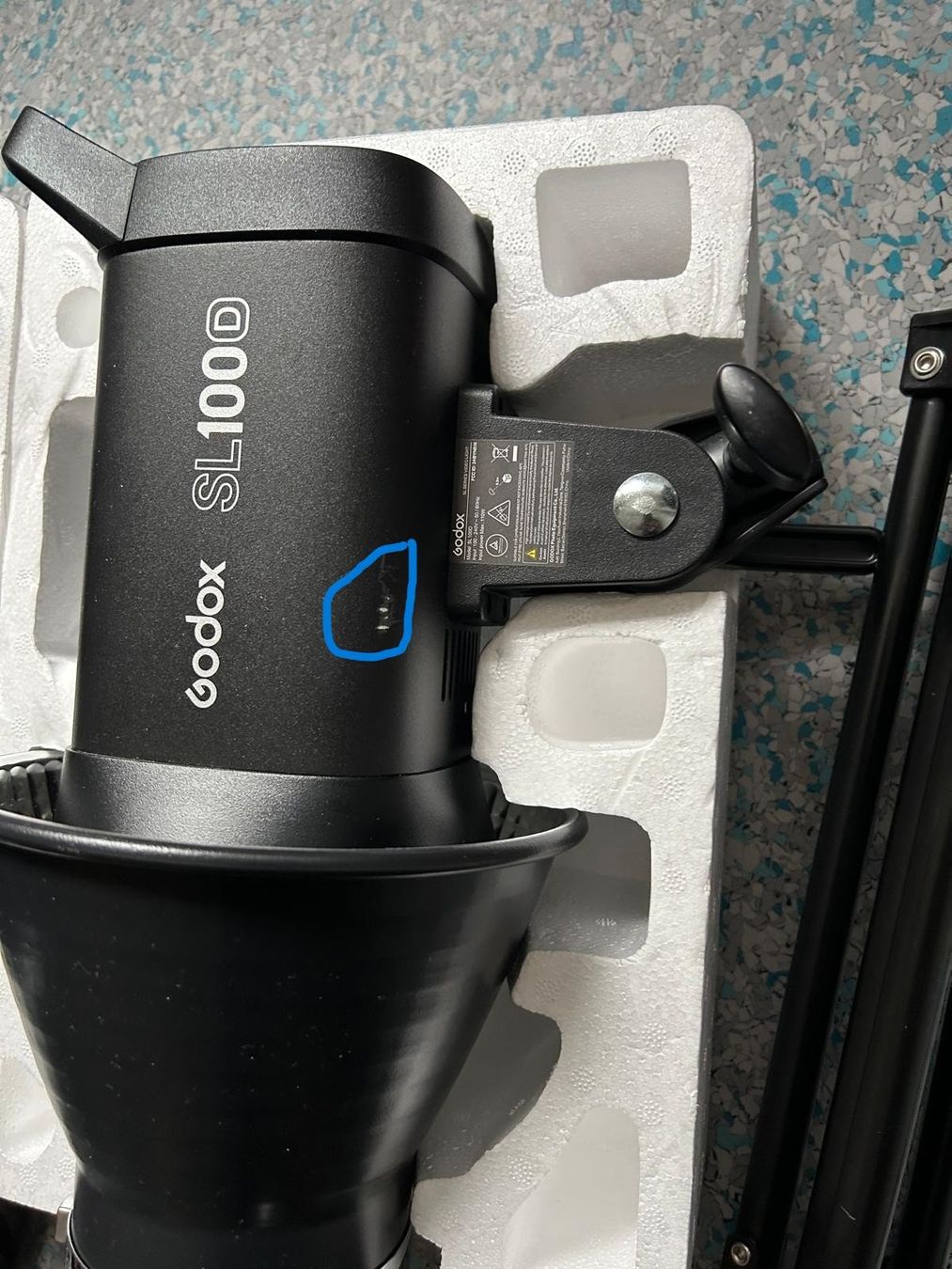 Lampade: Godox SL100D Set – Usato da Jegenstorf venduto da malartv 3