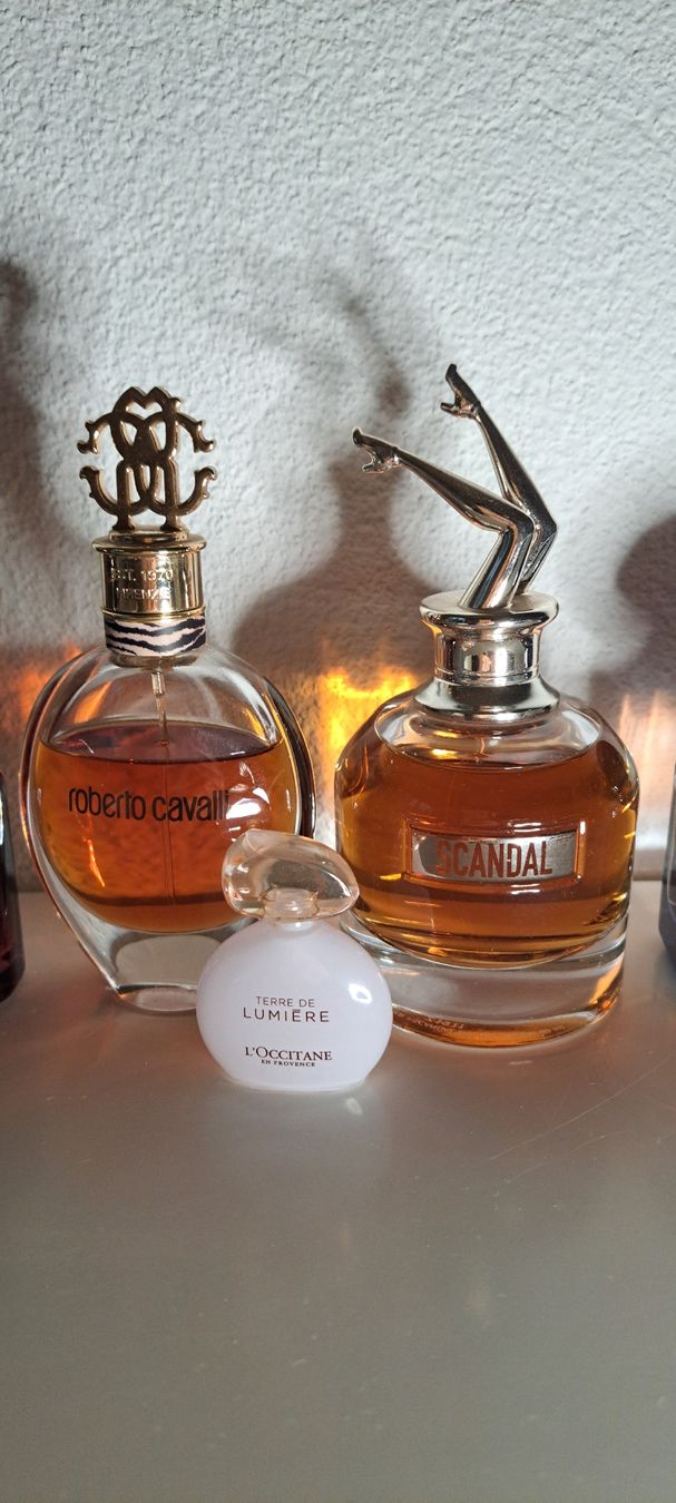 Parfum & Eau de Toilette: Parfüm Lot – Gebraucht aus Richterswil von Viorella 2