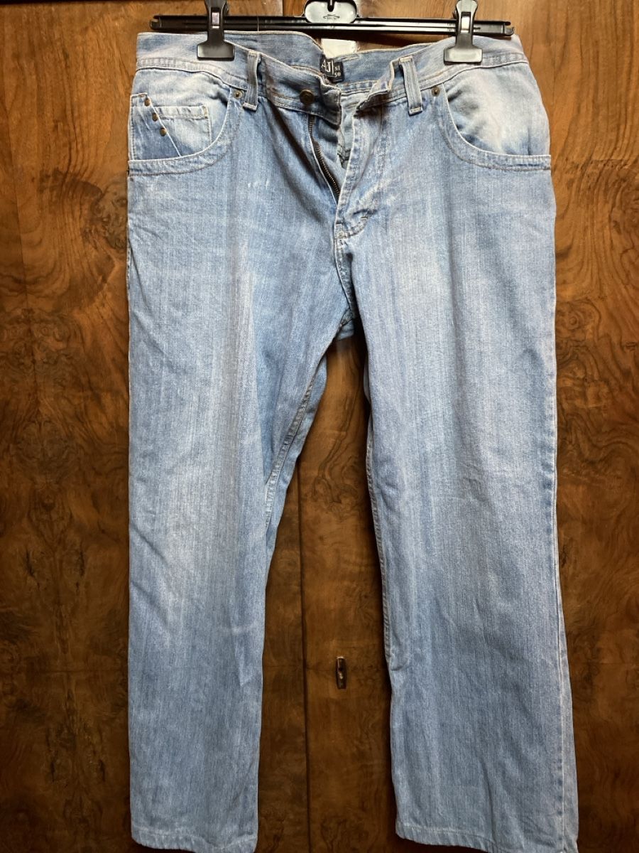 Armani Jeans: Originale Armani Jeans, hellblau, Vintage, CH-Gr. 40 – Usato da Birsfelden venduto da Yakari69